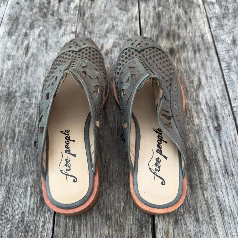 Free People Paramount Laser Cut Mule Shoes‎ Womens EU 38.5/US 8-8.5 Gray Leather - Picture 3 of 7